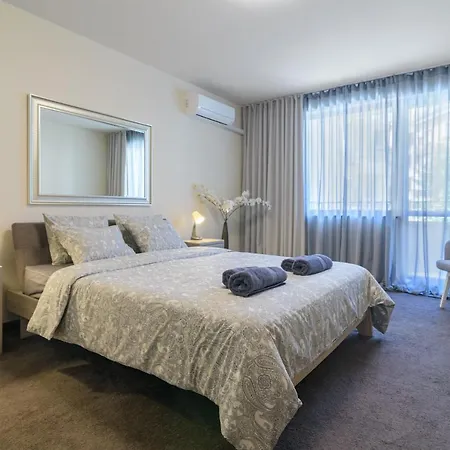 мarelis Luxe Port * Várna