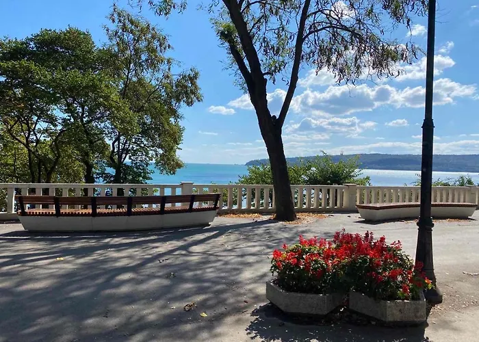 мarelis Luxe Port * וארנה