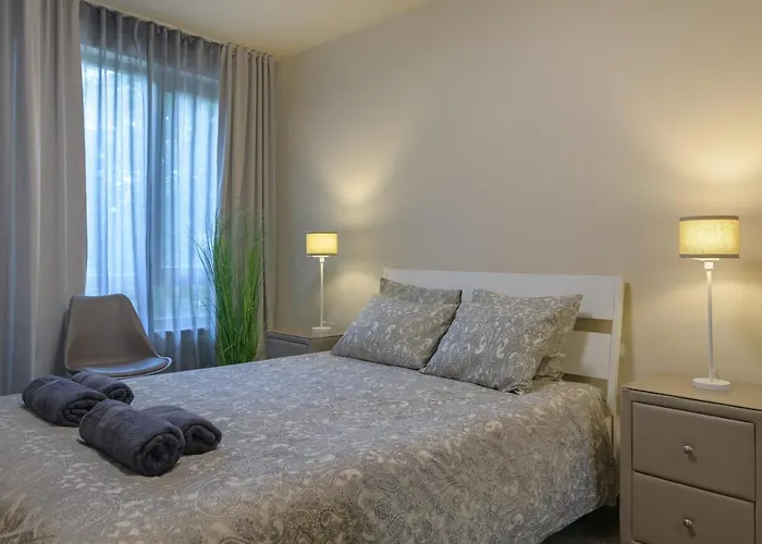 мarelis Luxe Port דירה *